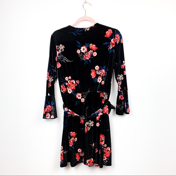 H&M Long Sleeve Floral Velvet Dress w/ Waist Belt - Picture 10 of 11